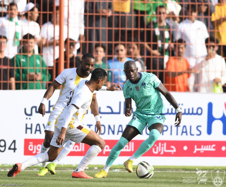 الأهلي يعطل أحد.. ويطارد الحزم