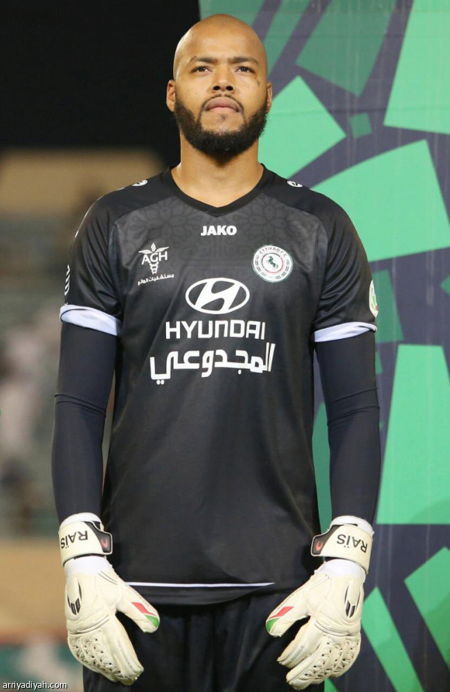 الحراس الـ 10 الأوائل..
3 سعوديين يزاحمون الأجانب