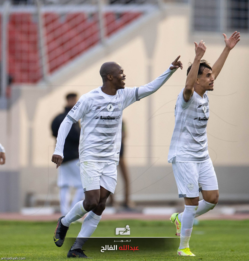 الطائي يقلبها على الفيصلي بثلاثية