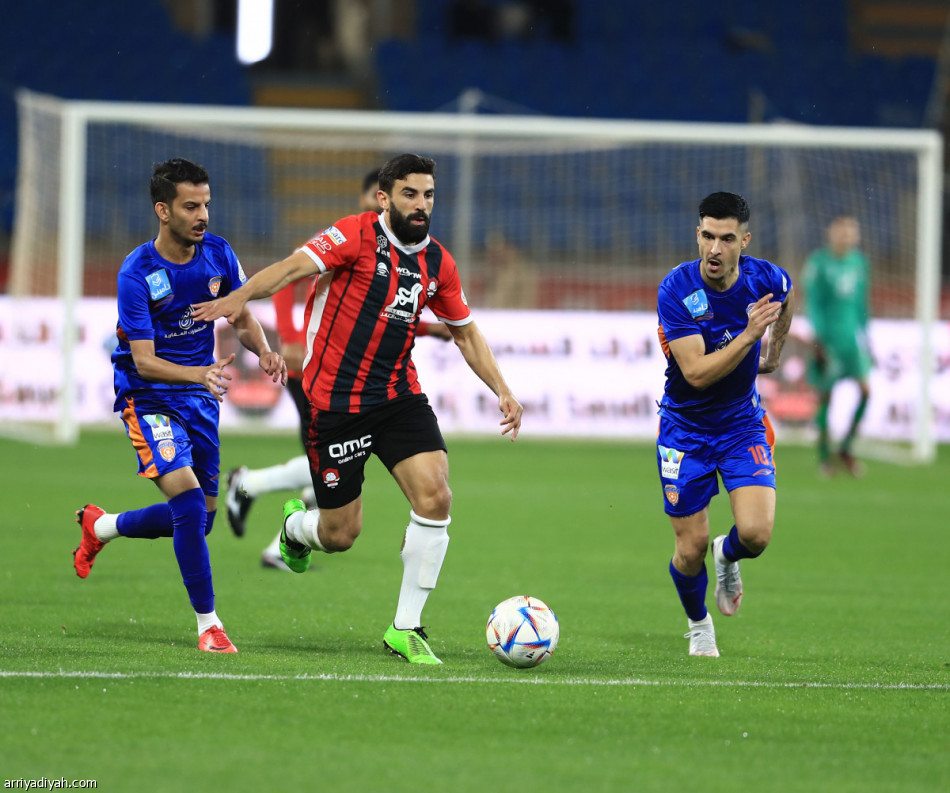 الفيحاء يكتسح الرائد برباعية