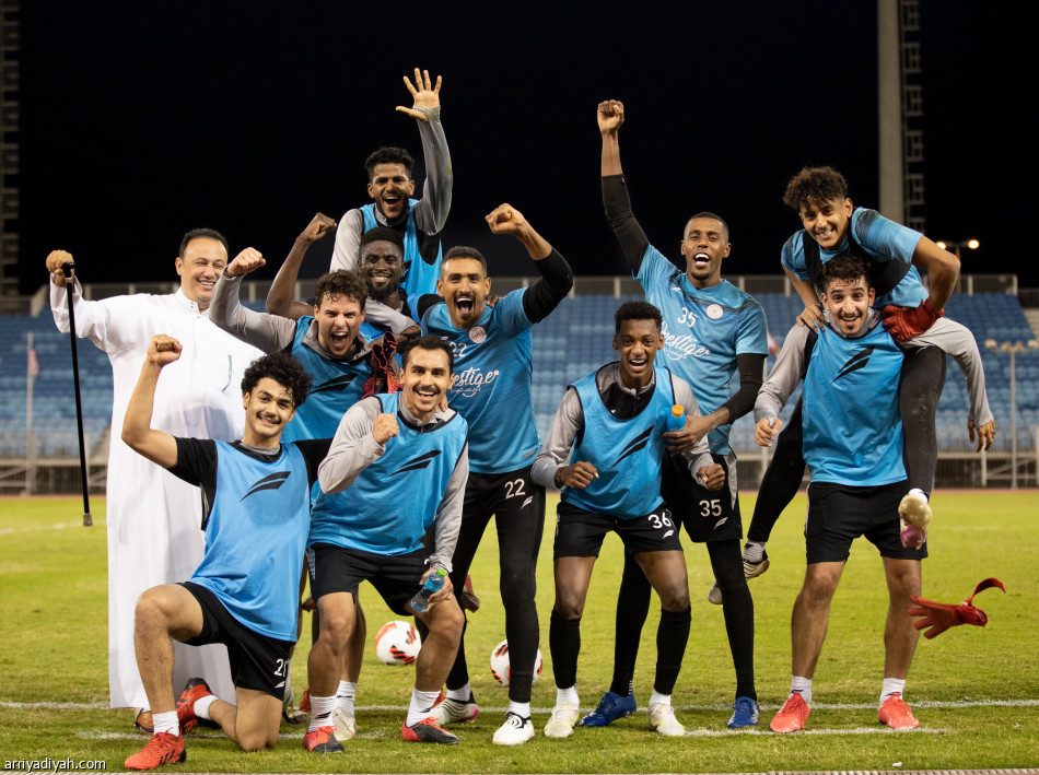 الشباب يتدرب 120 دقيقة