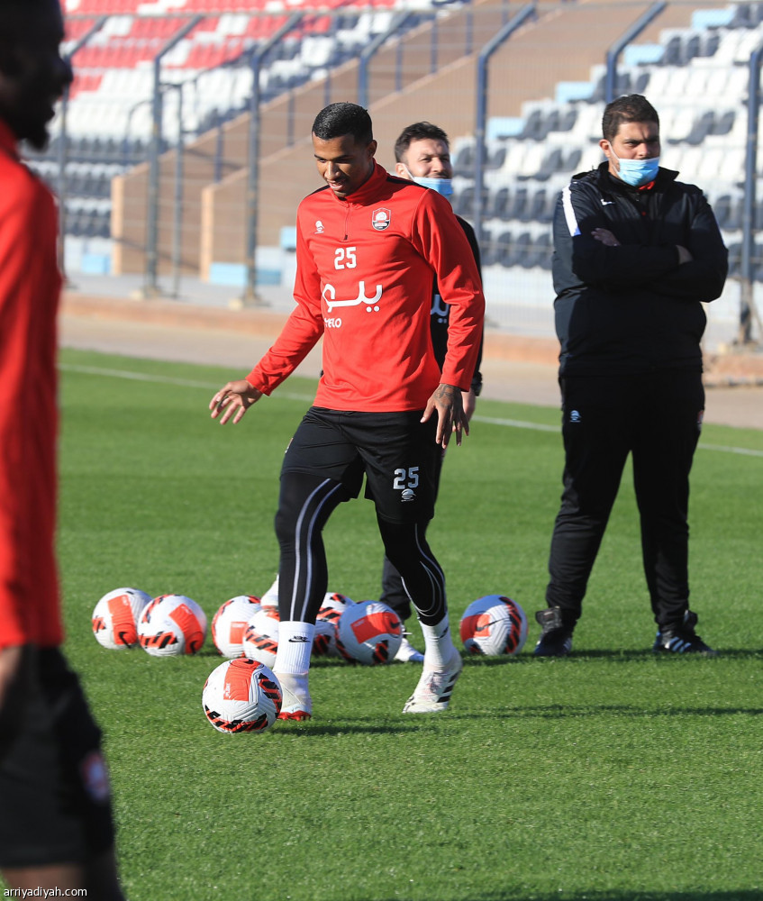 الجمعة.. الرائد يغادر إلى الأحساء