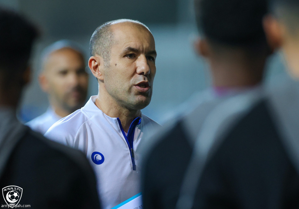 الهلال.. الرئيس والمدرب يجتمعان باللاعبين