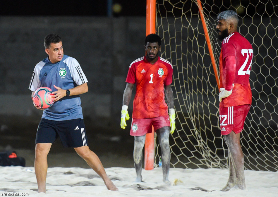 شاطئية العرب.. الأخضر  يستهدف التأهل أمام المغرب