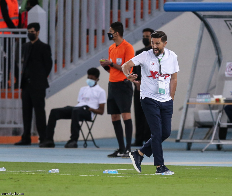 رأسية السومة تصعد بالأهلي 4 مراكز