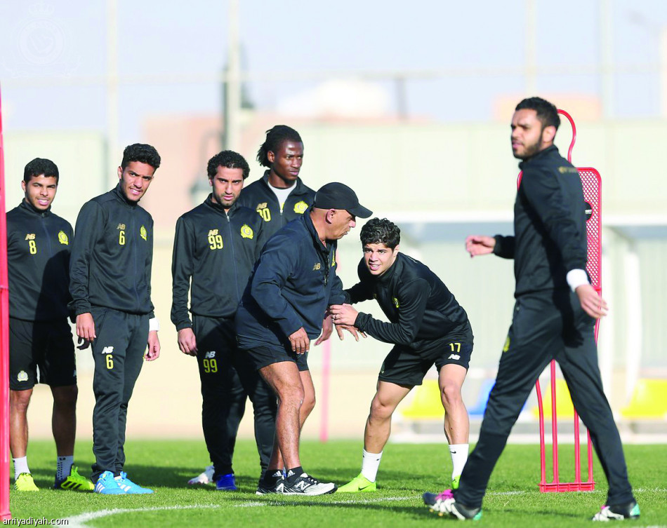 جوستافو يقسم النصراويين إلى 3 مجموعات
