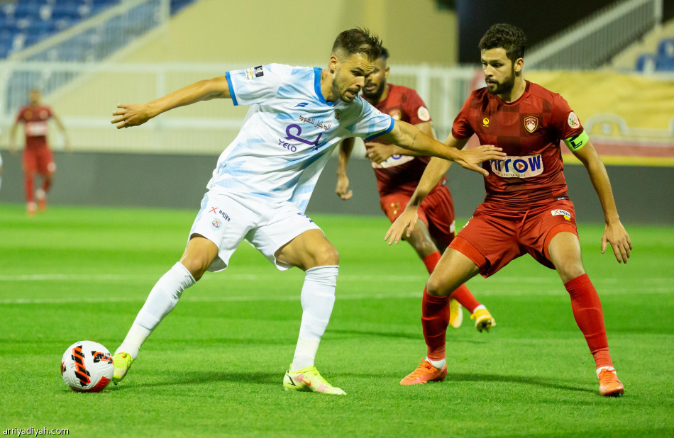 «الثالثة تواليا».. ديربي عسير في قبضة ضمك