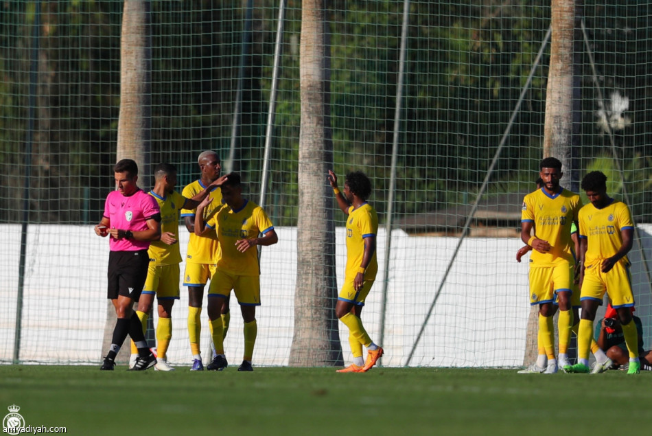 النصر يكسب توريمولينوس في دقيقتين