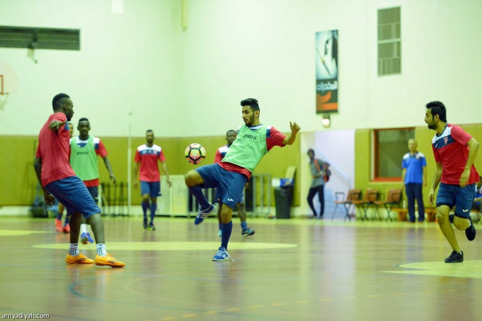 الوحدة يتدرب في صالة محمد عبده