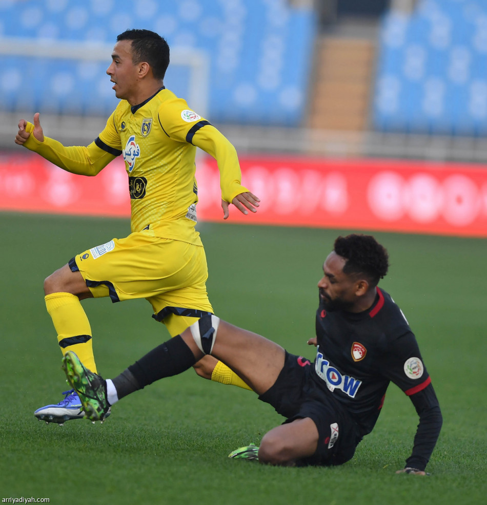 التعاون يدشن 2022 بثلاثية ضمك