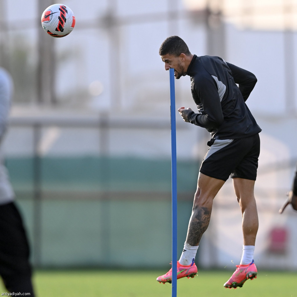 الشباب ينتهج التمرير السريع وإنهاء الهجمة