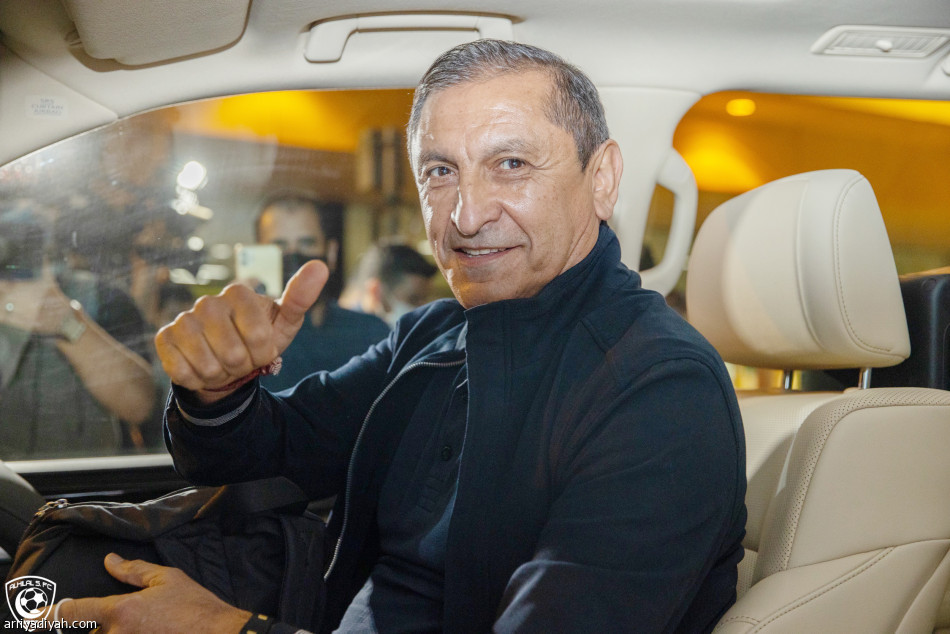 الأول سامي..
4 قادوا الأزرق مرتين