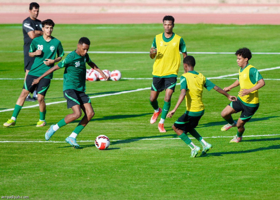 أخضر الناشئين يدشن معسكر الطائف