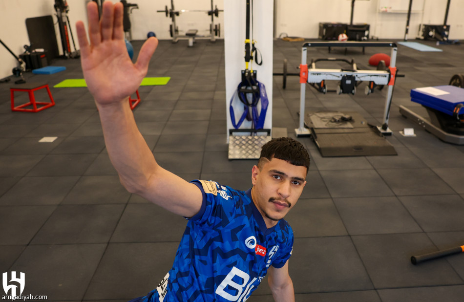 الهلال.. الشهري يعود إلى فنلندا وهيون يلامس الكرة