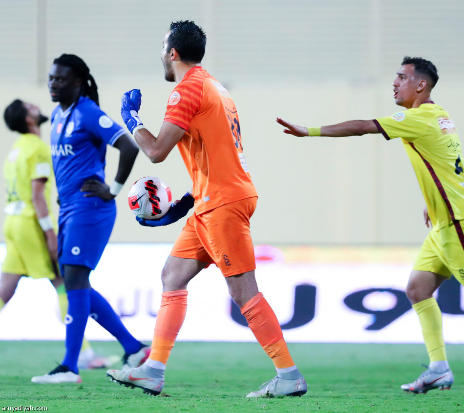 النصر بتاليسكا أبهى..
عسلة يذيق الهلال المر