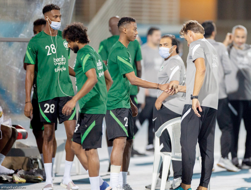 أمام شرق آسيا.. 
رينارد يتسلح بانتصارين