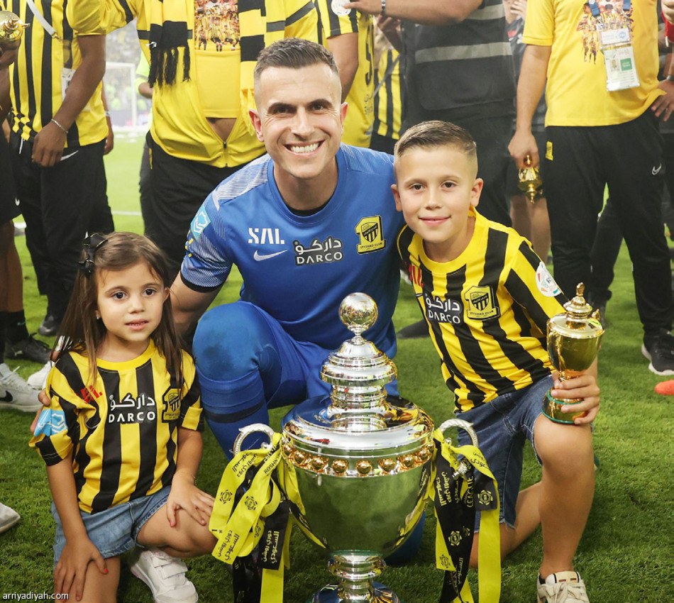 10 خطوات 
قادت الاتحاد نحو اللقب