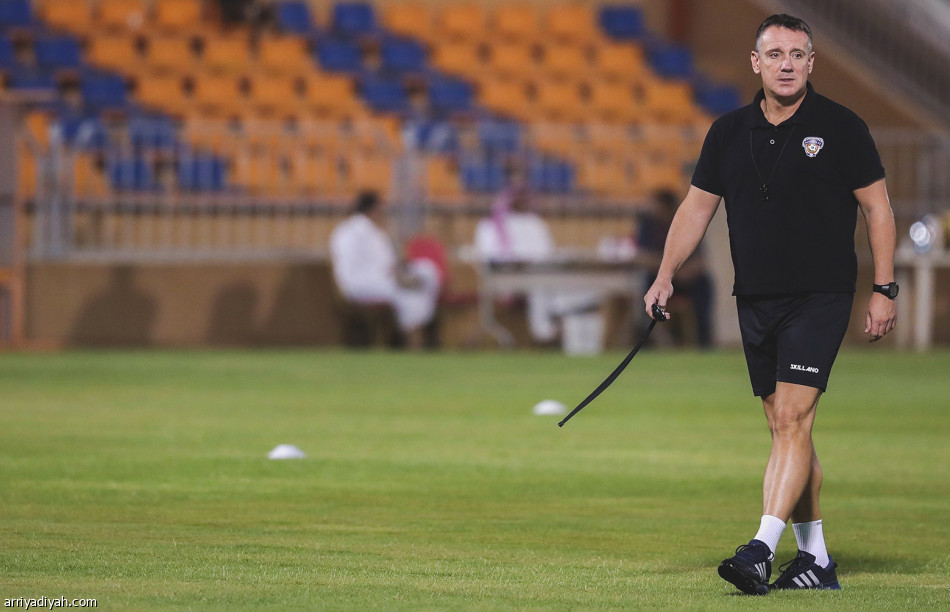 الخبرة
سلاح رازوفيتش