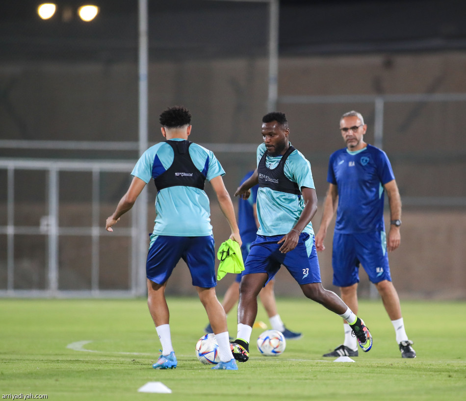 آلام تجبر فيلز على مغادرة تدريبات الفتح