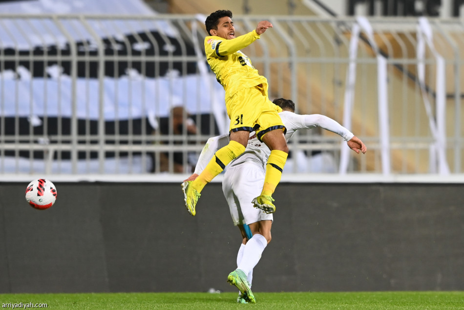 الشباب يواصل ملاحقة الاتحاد