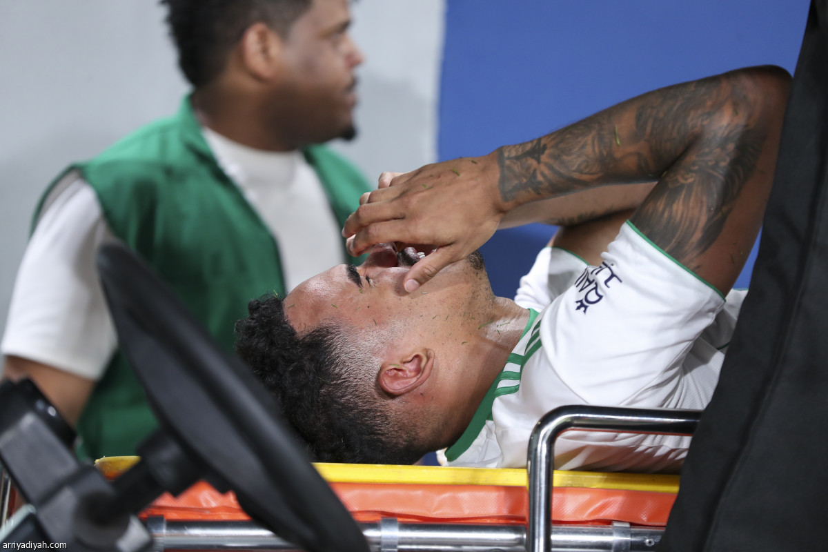 جالينو يسقط ويغادر