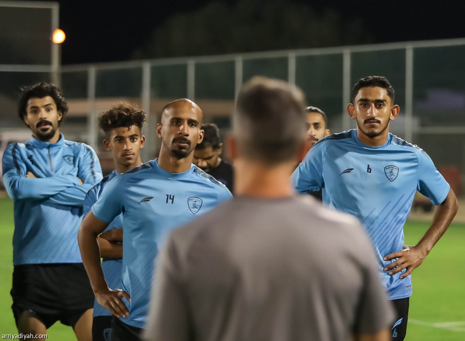 الفتح يدشن تمارينه بـ«اللياقة»