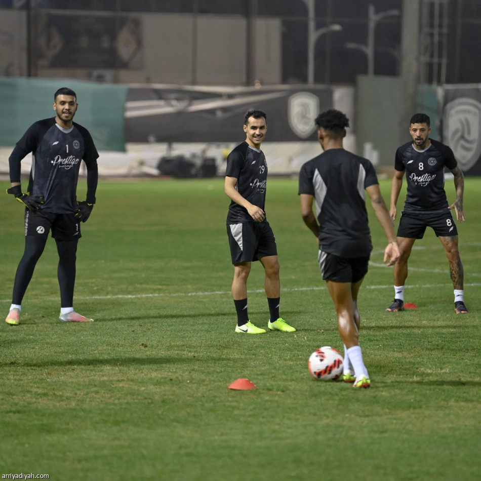 الشباب يفتح ملف الأهلي