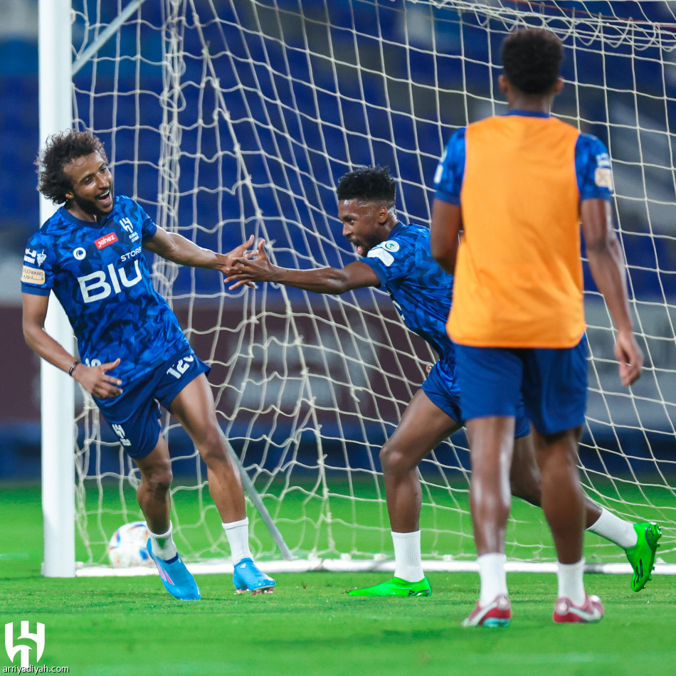 الهلال يدشن استعدادات «سوبر لوسيل»