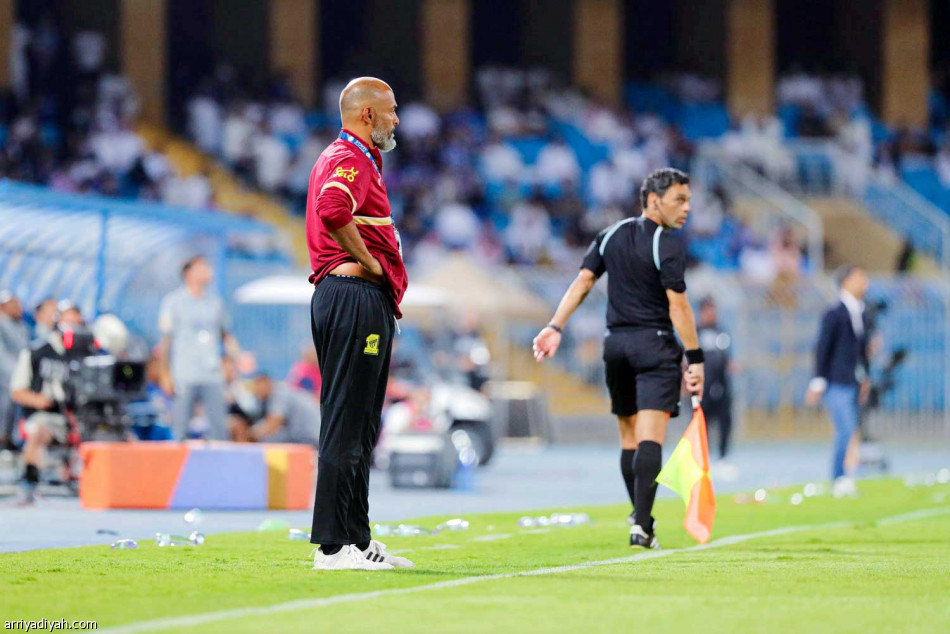 المبالغة 
هزت صدارة النمور