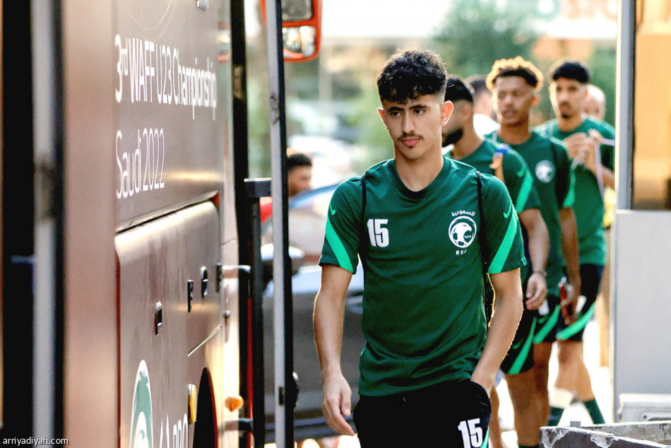 الأخضر
يستعيد مران