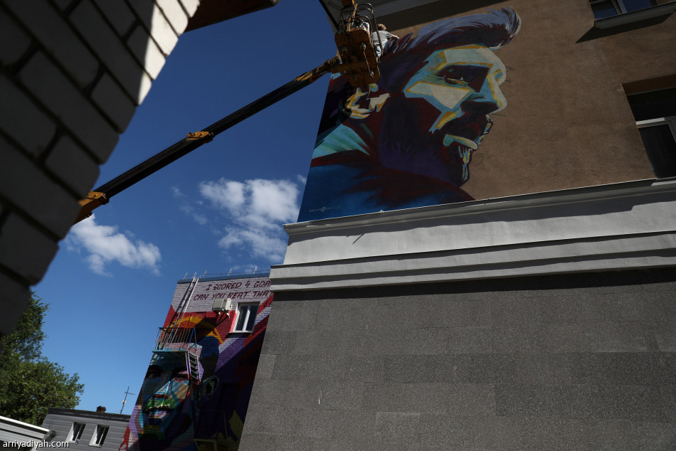 «الجداريات» صراع بين ميسي ورونالدو