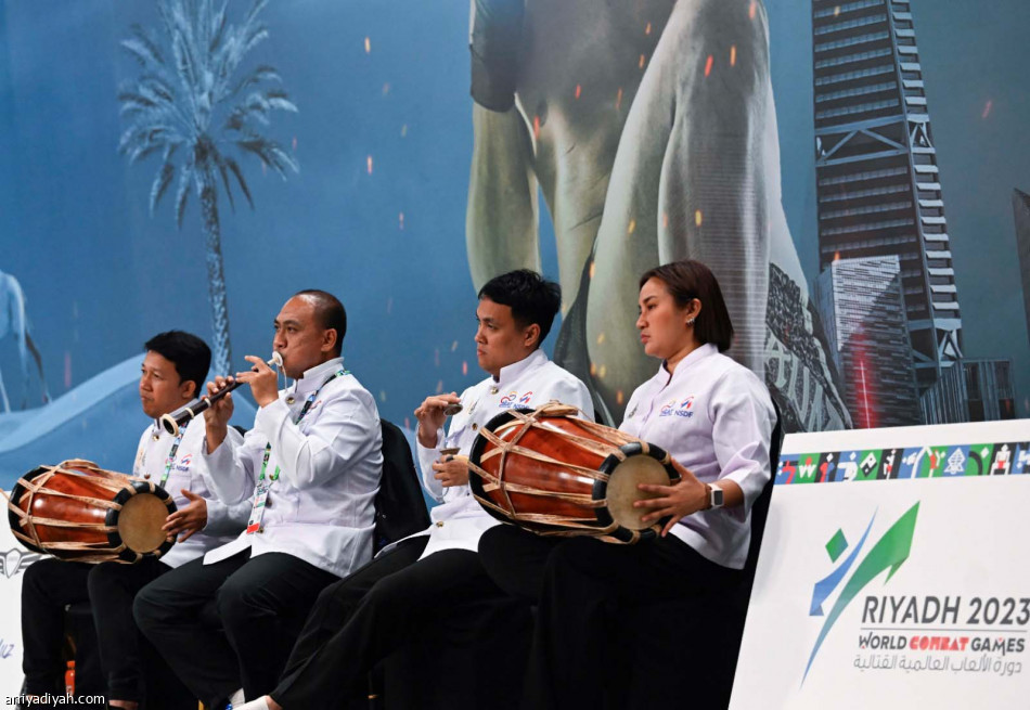 آمنة وسمية..
4 أعوام ملاكمة وركل