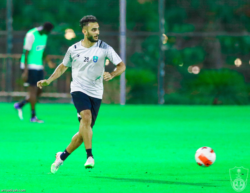 بمشاركة السومة والربيعي.. الأهلي يبدأ تحضيرات «دوري يلو»