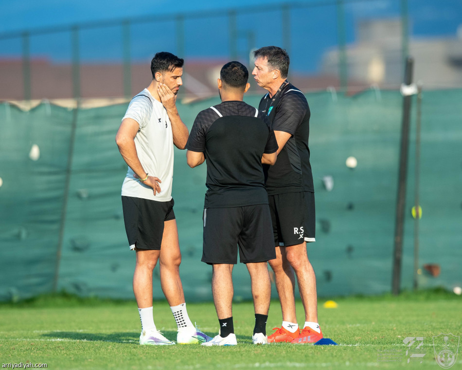 سيبولدي يقوي عضلات الأهلاويين