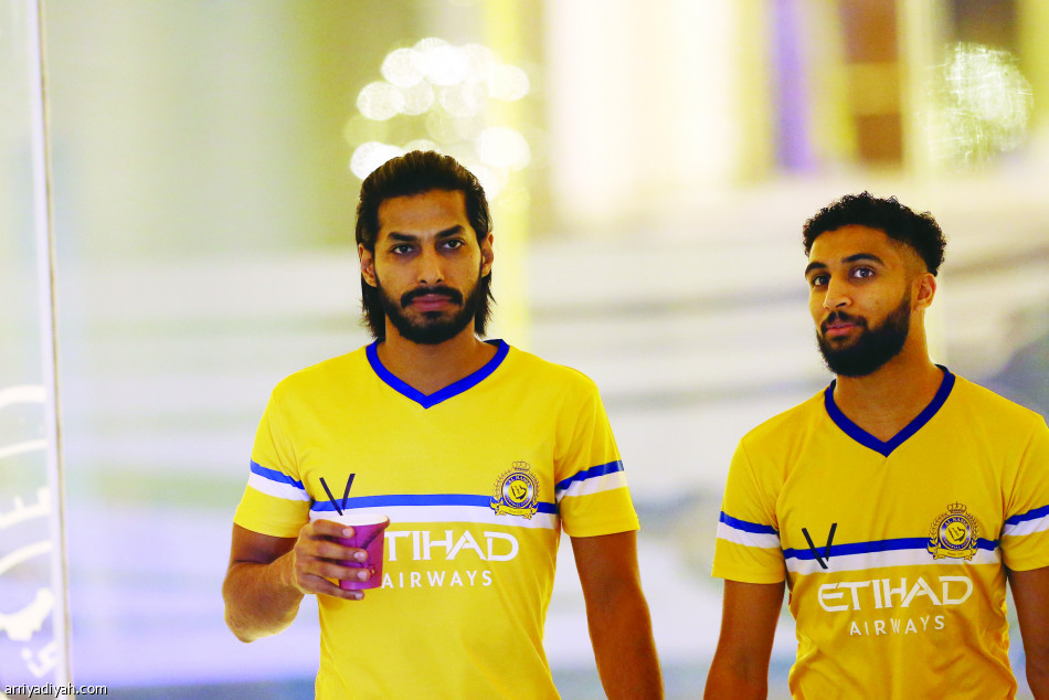 الجبرين 
والعبيد 
يقودان النصر