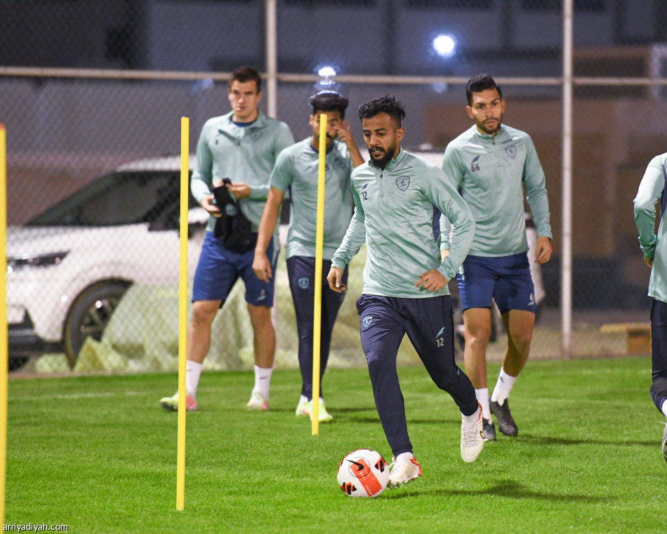 دونيس يبدأ التحضير لتجربة الهلال