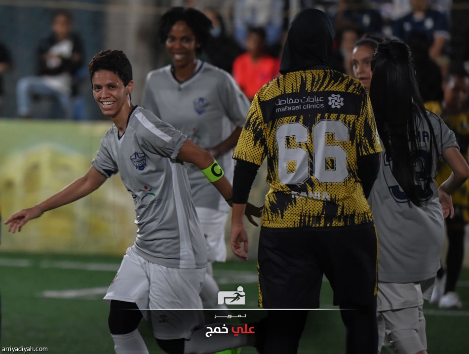 نجمة جدة والعاصفة في نهائي بطولة جدة التاريخية لكرة قدم السيدات