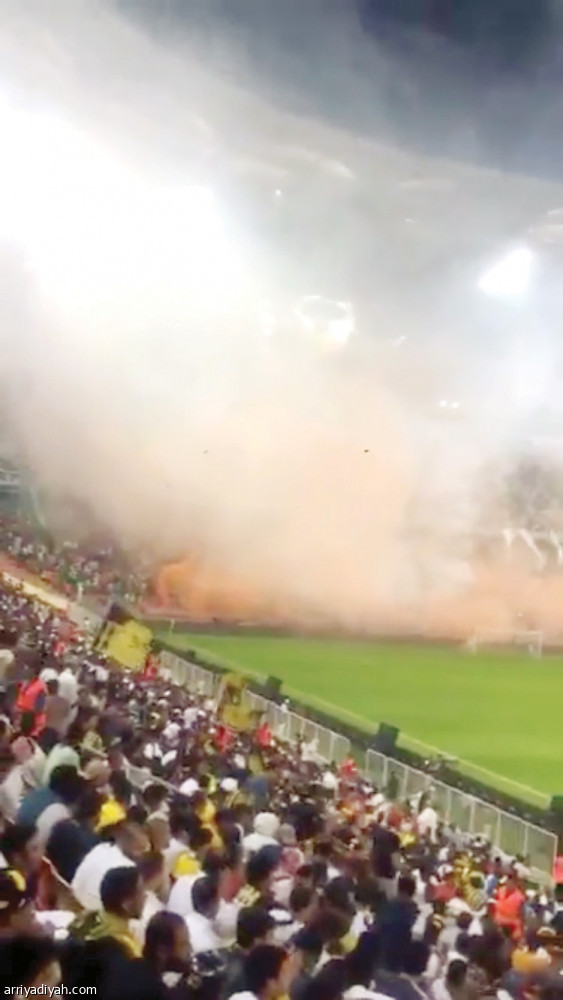 #من_ترشح_للفوز_بلقب_الدوري
يشعل صراع جماهير الأندية