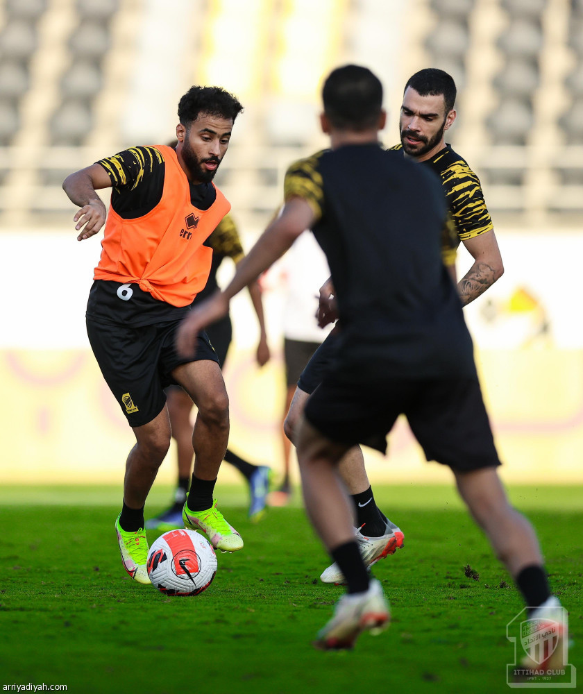 العليان يشارك في تدريبات الاتحاد الجماعية