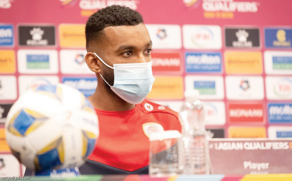 ظفار والسيب
يسيطران على الأحمر