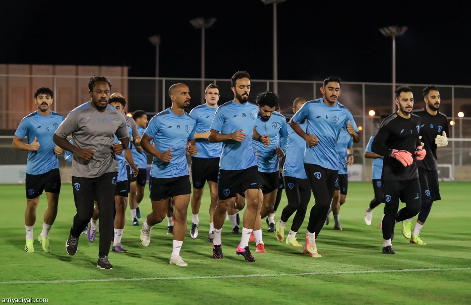 الفتح يدشن تمارينه بـ«اللياقة»