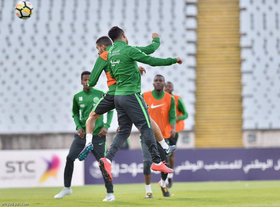 نزلة برد تبعد الهزاع عن الأخضر