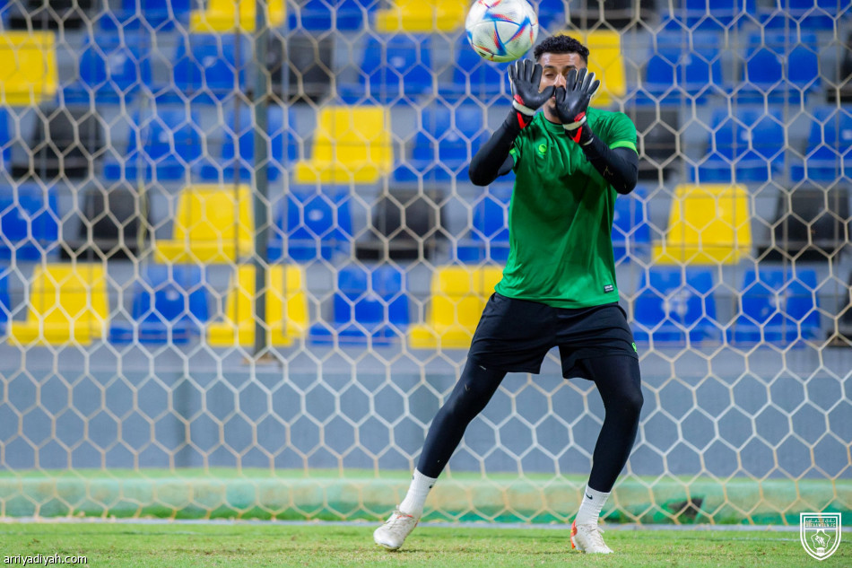 التعاون يختبر اللاعبين أمام الجبلين