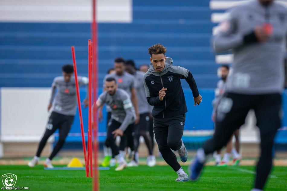 الهلال يستعيد كاريلو.. والإنفلونزا تُغيب هيون