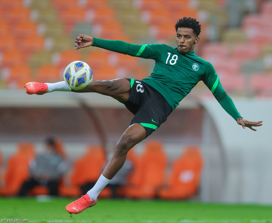 الأخضر يختتم تحضيراته لمواجهة عمان