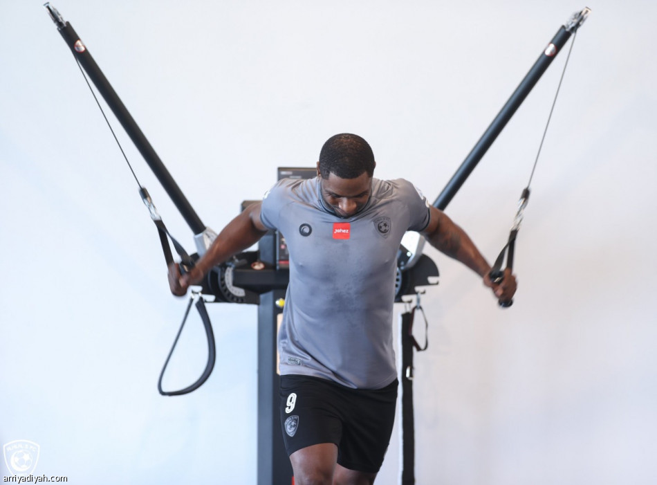 الهلال يصل برمنجهام.. وإيجالو يبدأ برنامجه في الرياض