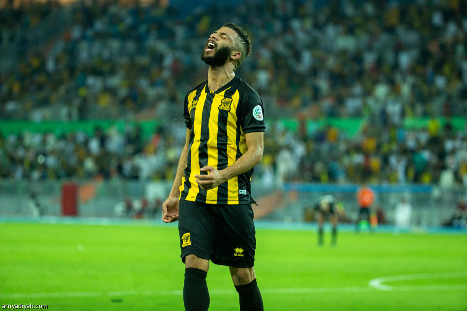 الشباب يبعثر الاتحاد ويهدي الصدارة إلى ضمك