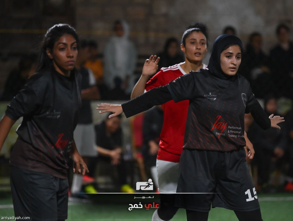 نجمة جدة والعاصفة في نهائي بطولة جدة التاريخية لكرة قدم السيدات