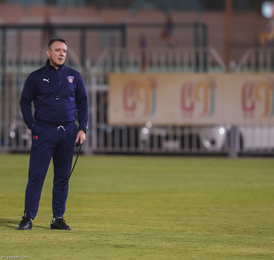 الفيحاء يستعد للهلال بالتحولات الدفاعية والهجومية