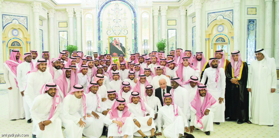فوزكم مكسب لبلدكم.. وحاسدكم سيزيد حسده